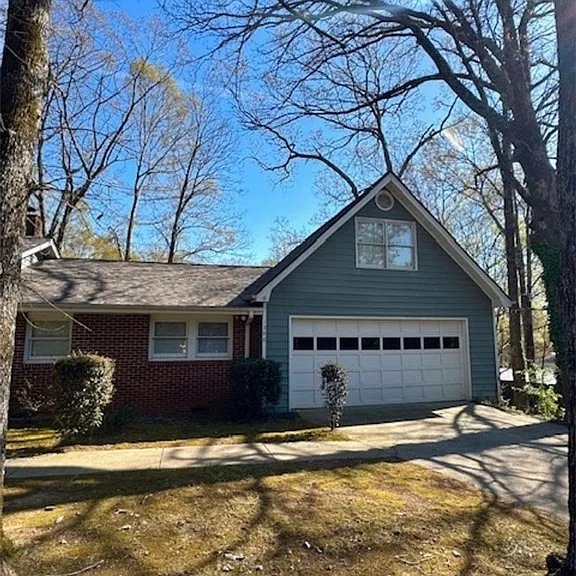 1380 Chestnut Hill Rd — Photo 2