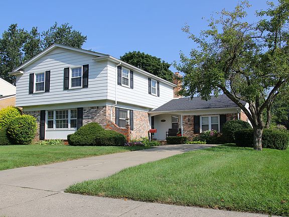2nd image of 25714 Wilson Dr