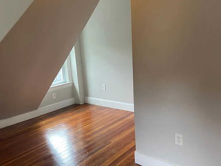 94 Oakland Ave — Photo 9