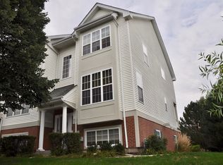 713 Pheasant Trl, Saint Charles, IL 60174