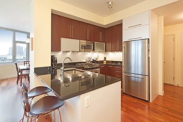 Sold by aptsandlofts.com | media 15