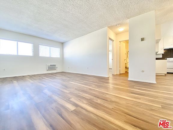 2nd image of 1537 N Alexandria Ave #308