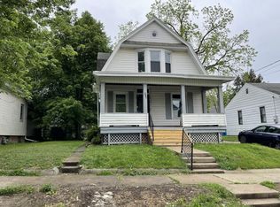 910 W Taylor St, Bloomington, IL