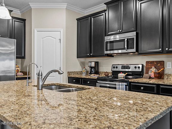 3rd image of 10119 DOGWOOD CREEK Drive