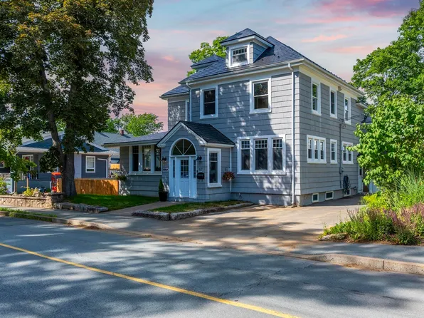 57 Alexandra Ave, Bridgewater, NS B4V 1H2