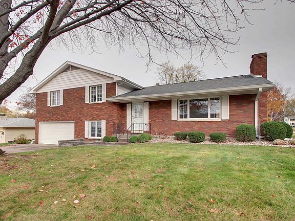 2nd image of 2649 Hillside Dr