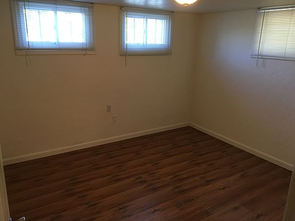 3rd image of 302 W Whitman Dr