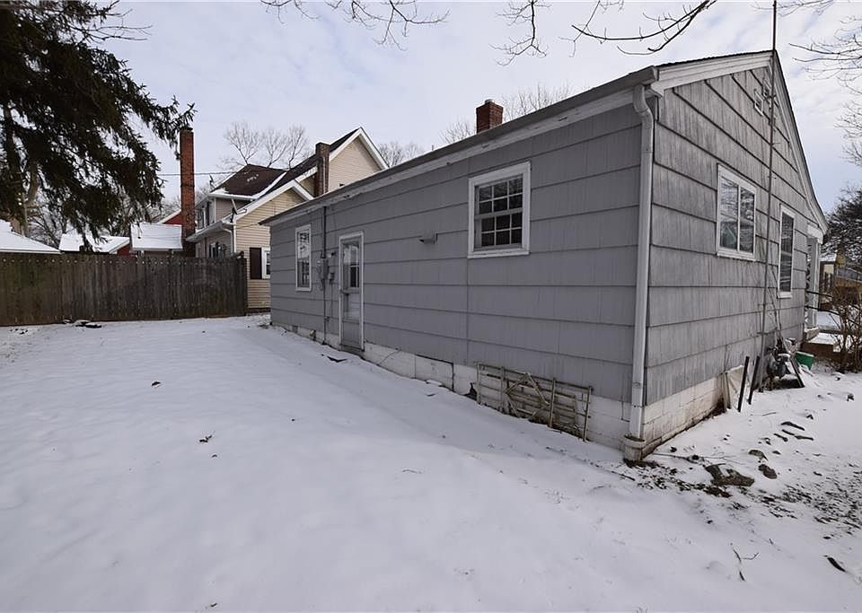 2nd image of 406 W State St
