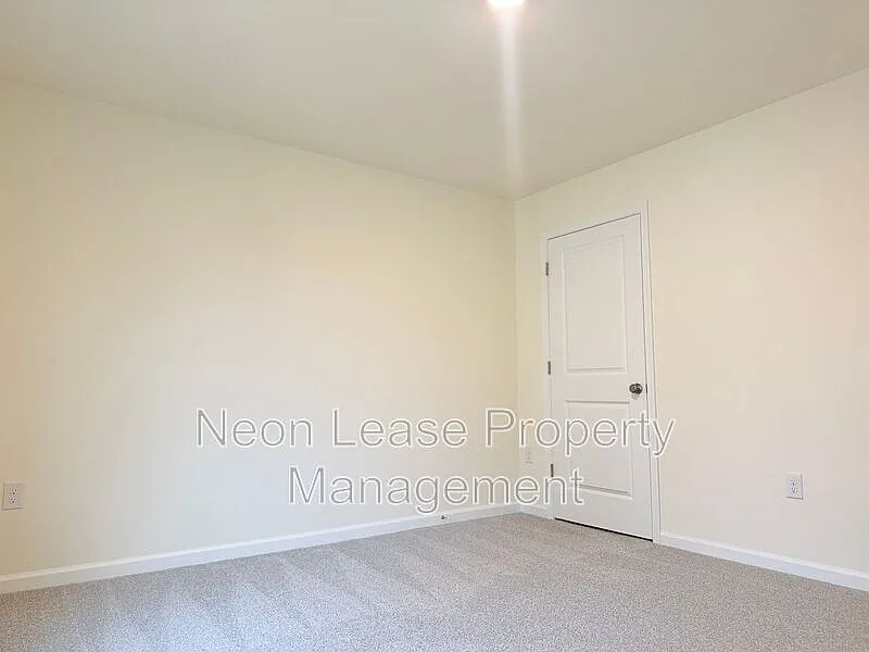 3 bed, 2.0 bath, $2,000 — Photo 4