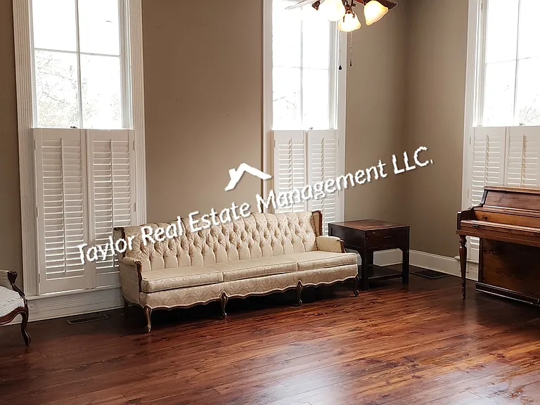 1100 N Montgomery Ave — Photo 13