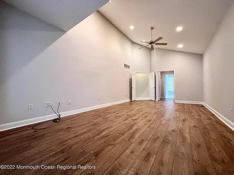 1 Hendrickson Ct — Photo 25