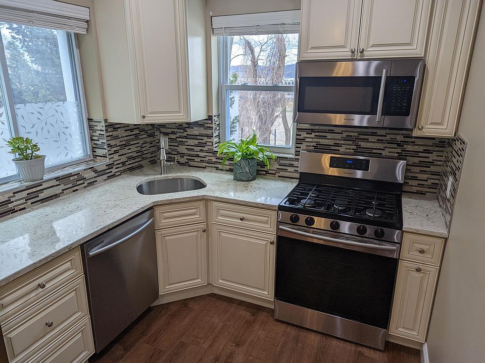 1st image of 84 Howard St Floor 1