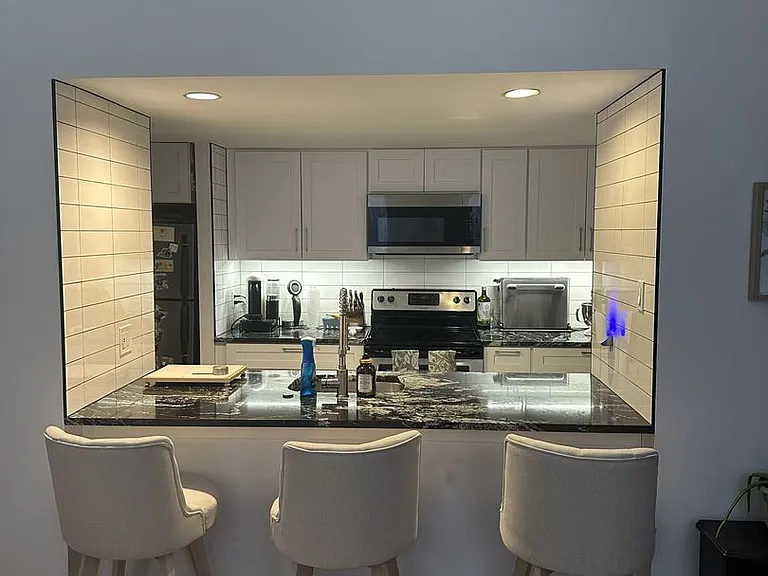 24-30 S Bank St #208 — Photo 9