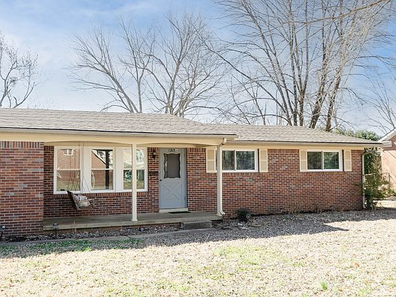 2nd image of 1215 Dogwood Dr #A