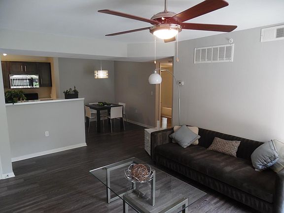 Living Room 2x2
