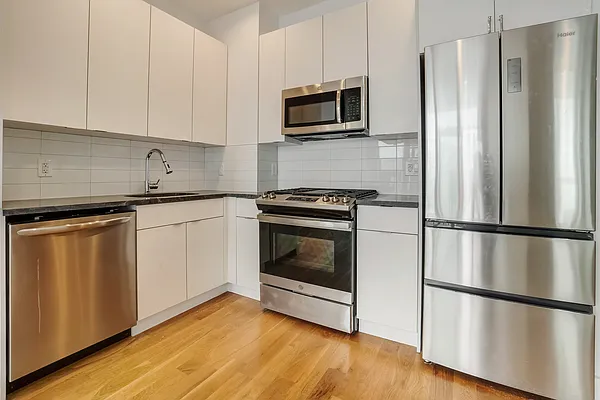 Rented by Bond New York | media 6