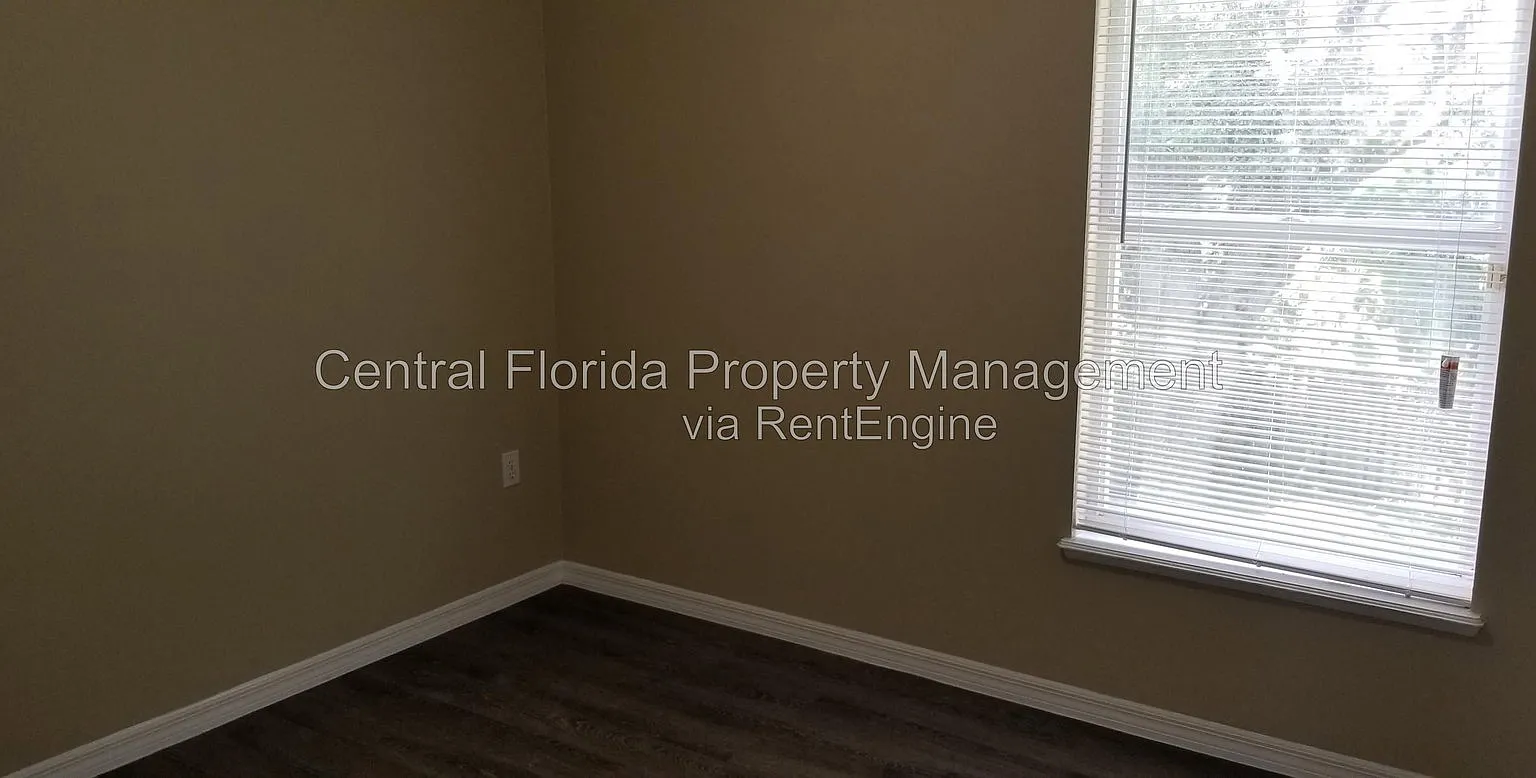 5 bed, 2.0 bath, 2120 sqft, $2,449 — Photo 4