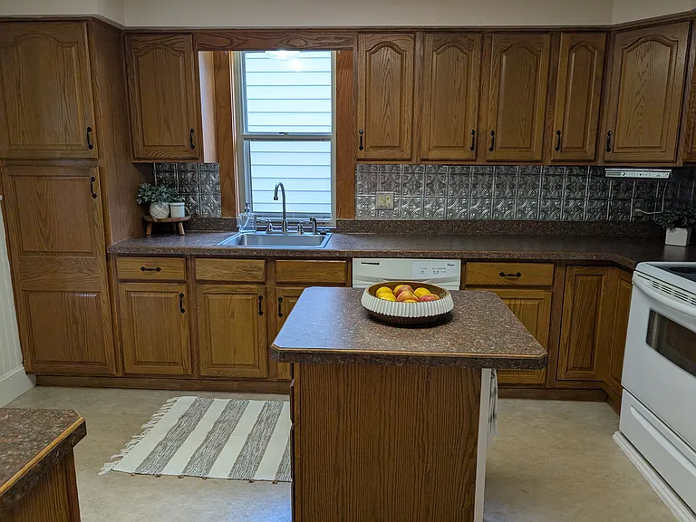 486 Needham Ave — Photo 11