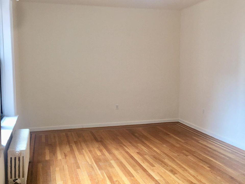 1st image of 14444 Sanford Ave #E5