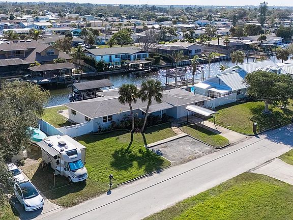 2nd image of 1707 Harbor Dr