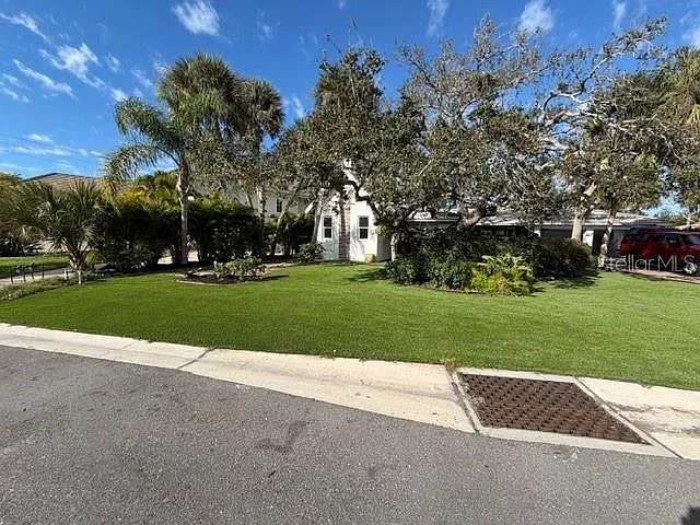 605 Lotus Ln — Photo 1