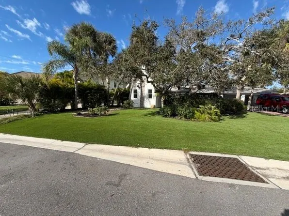 605 Lotus Ln, Sarasota, FL 34242