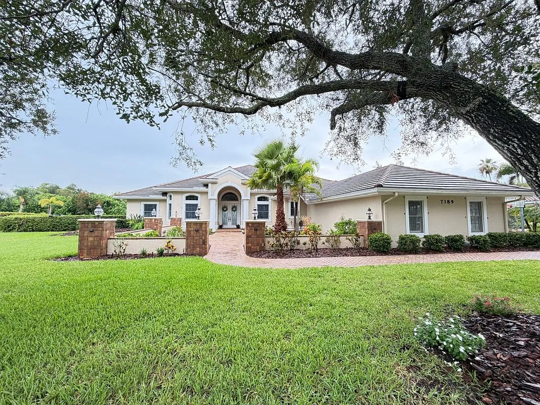 6 bed, 3.0 bath, 4429 sqft, $6,000 — Photo 1
