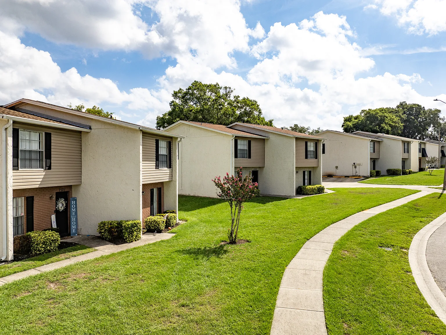 Valley View Town & Garden Homes — Photo 1
