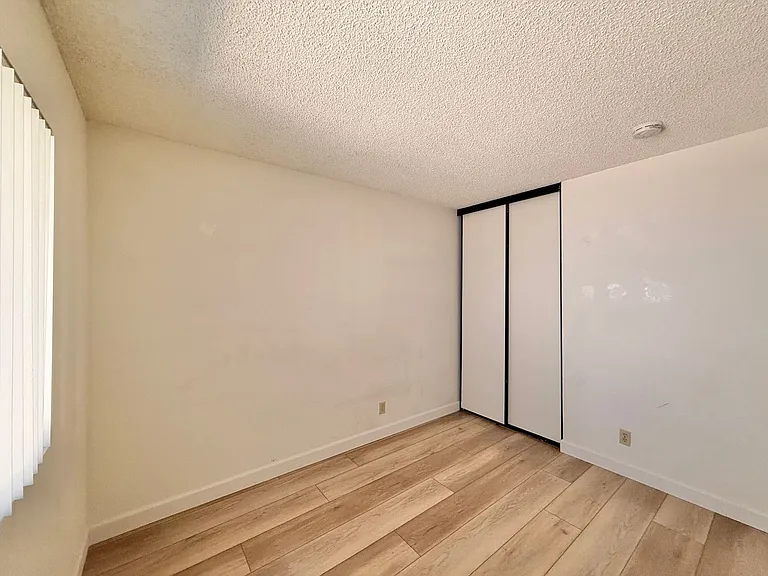 4666 Mission Ave #2 — Photo 4