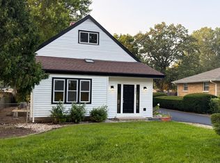 337 Woodland Dr, Grayslake, IL 60030