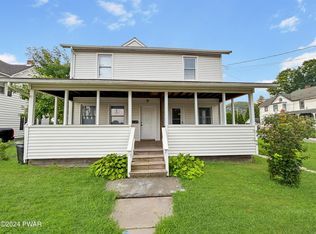 106 Delaware Dr, Matamoras, PA 18336
