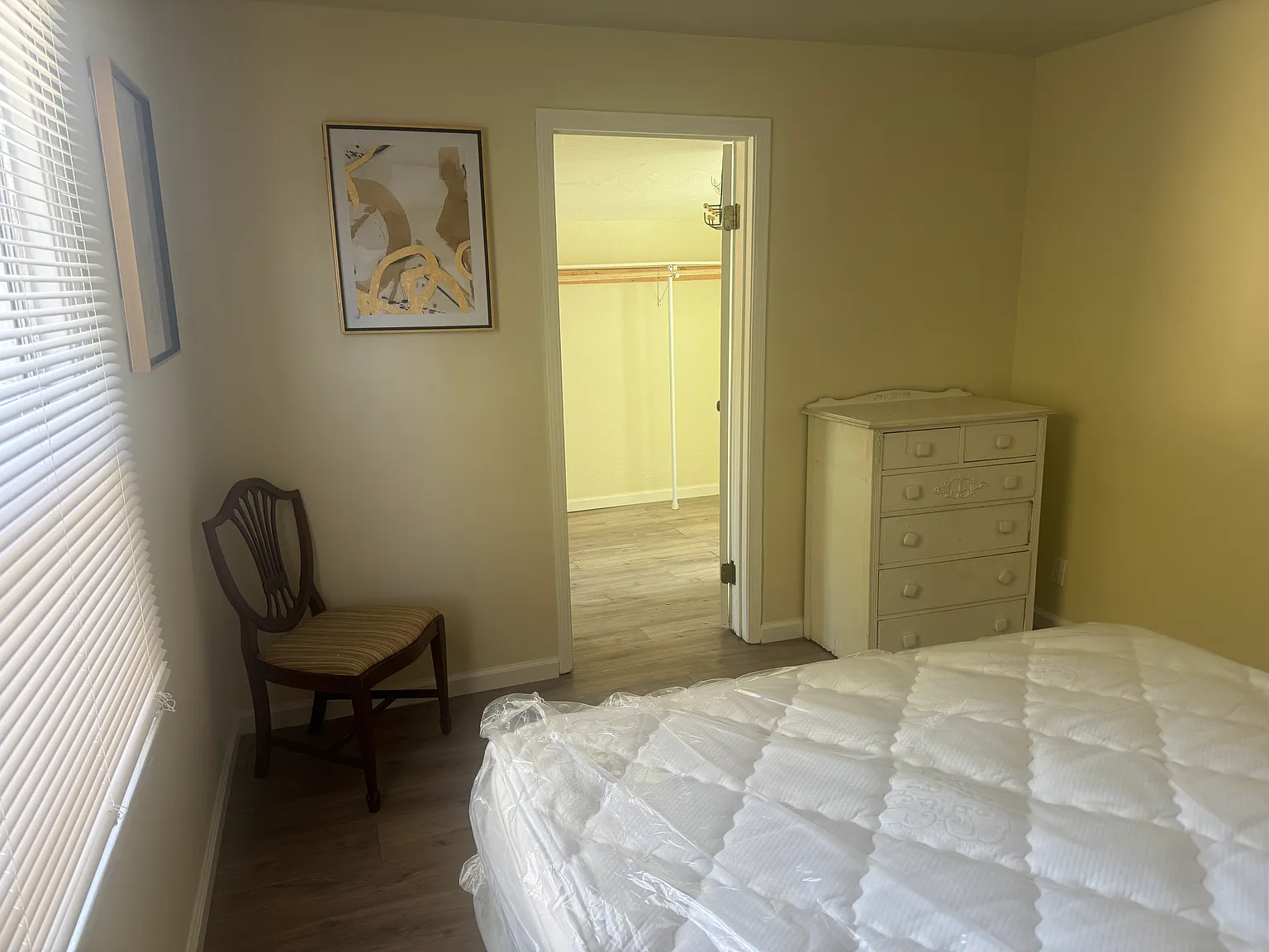 1 bed, 1350 sqft, $1,100 — Photo 3