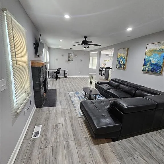 2138 Donald Lee Hollowell Pkwy NW — Photo 5