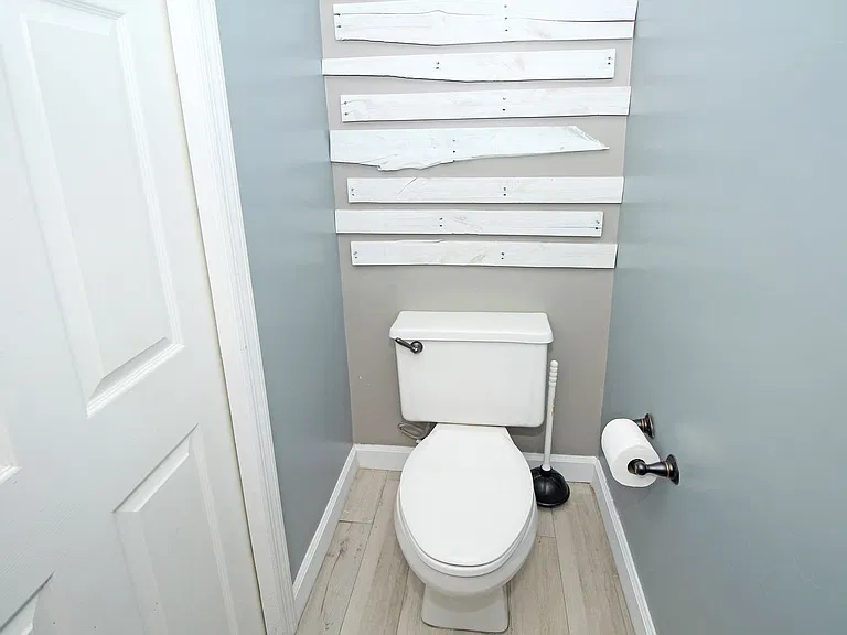 896 Rose Ct — Photo 31