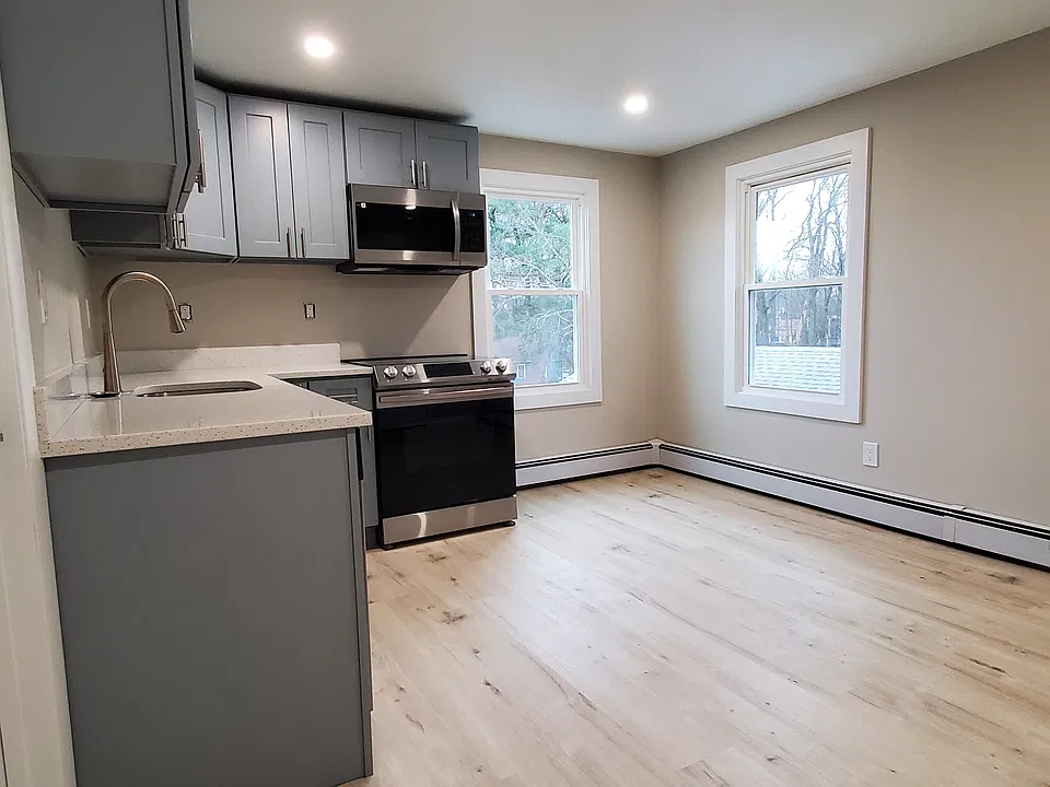 Eat-in Kitchen