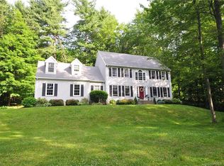 46 Overlook Ter, Simsbury, CT 06070