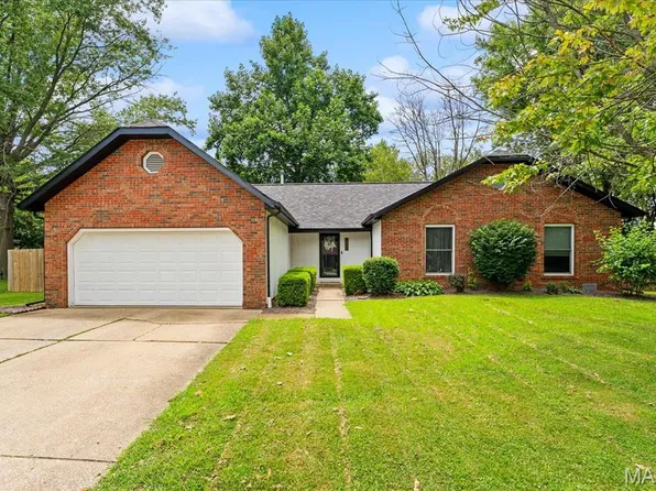 213 Evergreen Dr, O Fallon, IL 62269