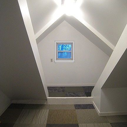 GREAT SPACE FOR HOME OFFICE OR LARGE WALK IN CLOSET