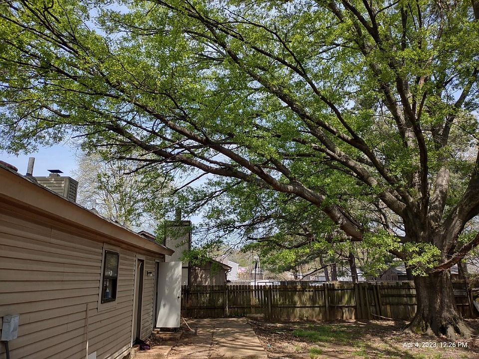 2nd image of 4206 Willow Park Dr