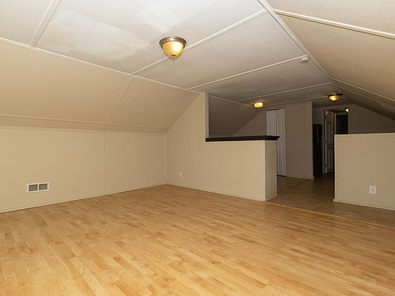 5th image of 8828 N Main St #5E