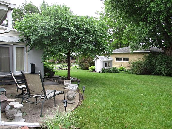 5th image of 301 S Sunny Ln