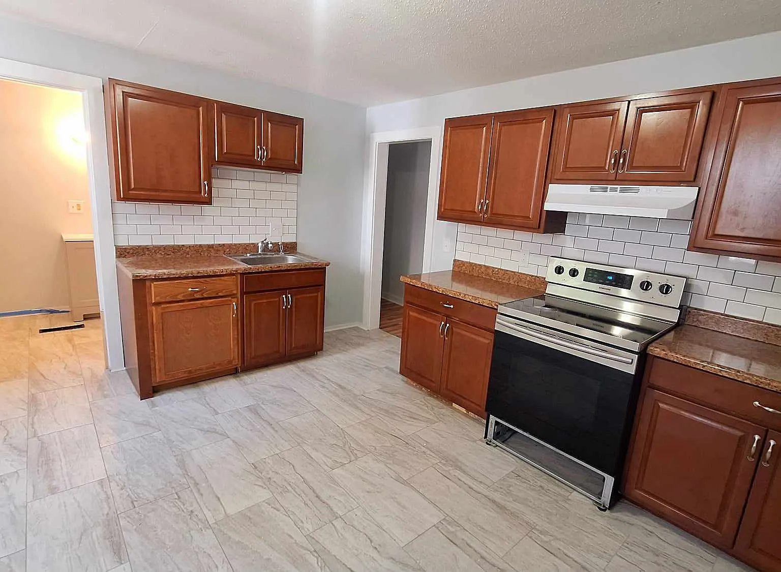 4 bed, 1500 sqft, $2,000 — Photo 4