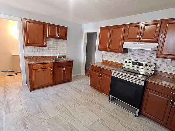4th image of 35 Norfolk St #1