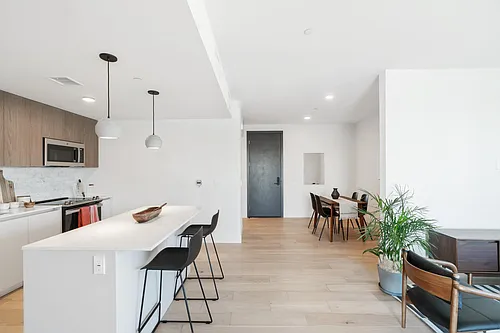 5751 Lexington Ave #401 Photo 1 5751 Lexington Ave #401 Photo 1