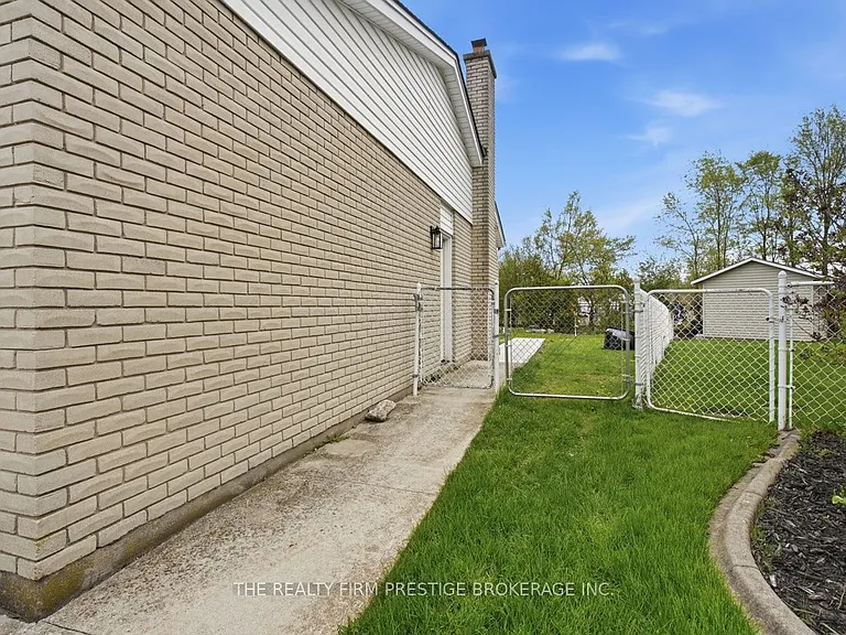 612 Fox Mill Pl #LOWER — Photo 17