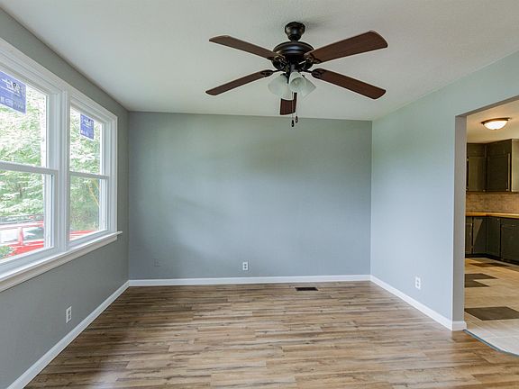 5th image of 99 Gallaher St