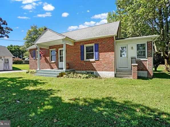 2438 New Park Rd, New Park, PA 17352