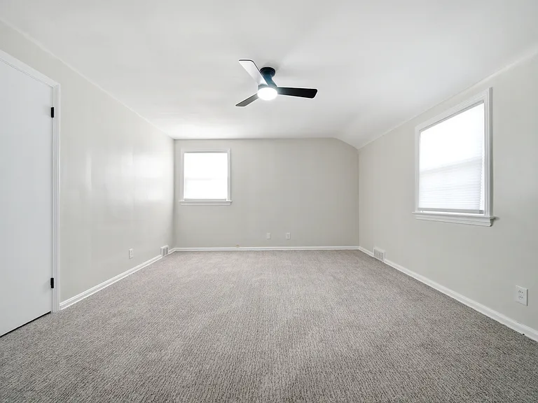 4037 Washington Blvd — Photo 22