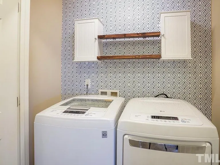 407 Stone Flower Ln — Photo 9