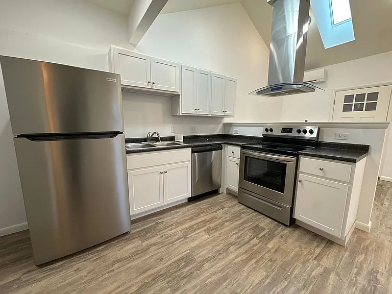 University Park Apartments near Cornell University — Photo 376